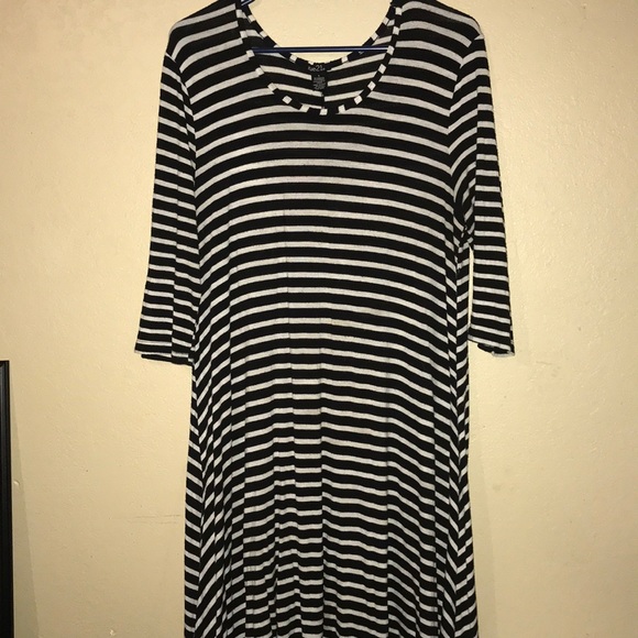 Rue21 Dresses & Skirts - Striped Quarter Sleeve Dress